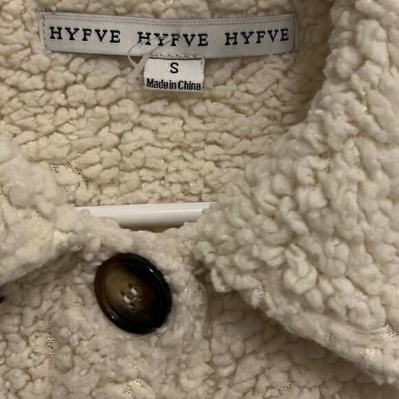 HYFVE Play It Right Teddy Fabric Button-down cropped Jacket cream size small - Picture 9 of 10